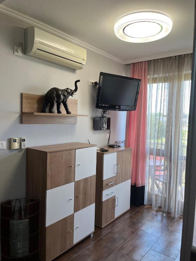 Brookforest Family Apartman Hajduszoboszlo Ngoại thất bức ảnh