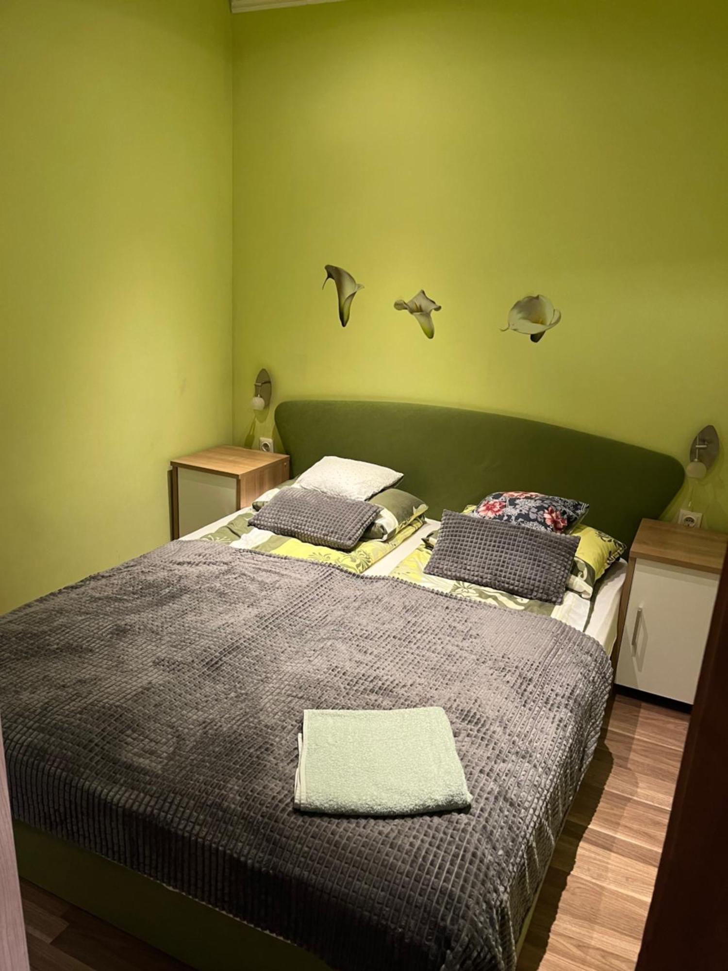 Brookforest Family Apartman Hajduszoboszlo Ngoại thất bức ảnh