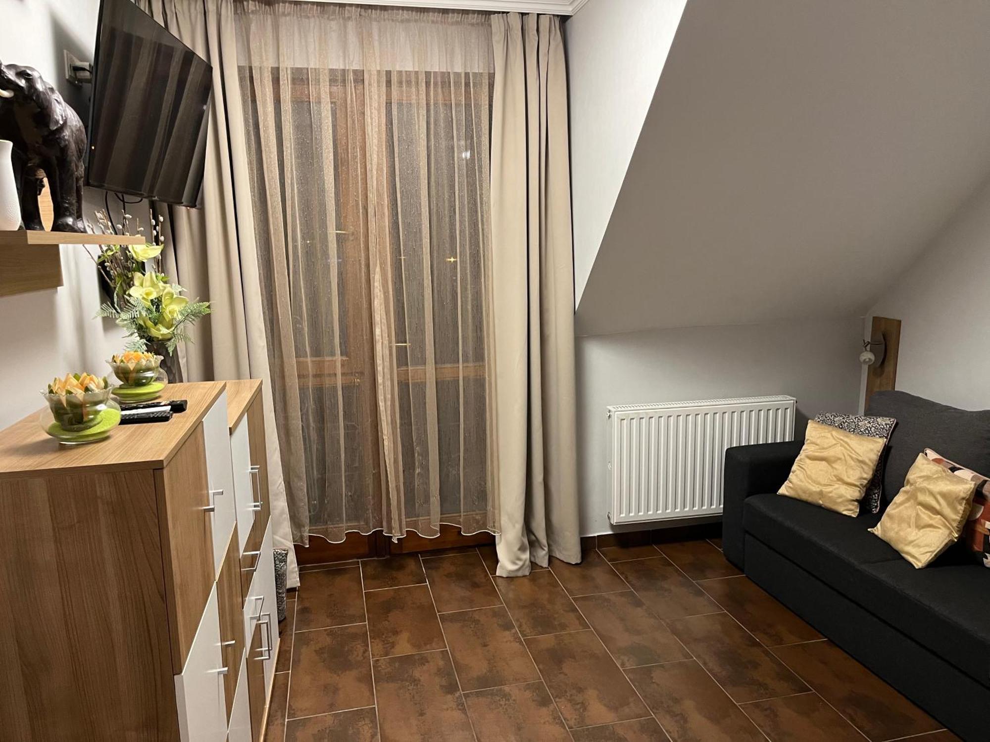 Brookforest Family Apartman Hajduszoboszlo Ngoại thất bức ảnh