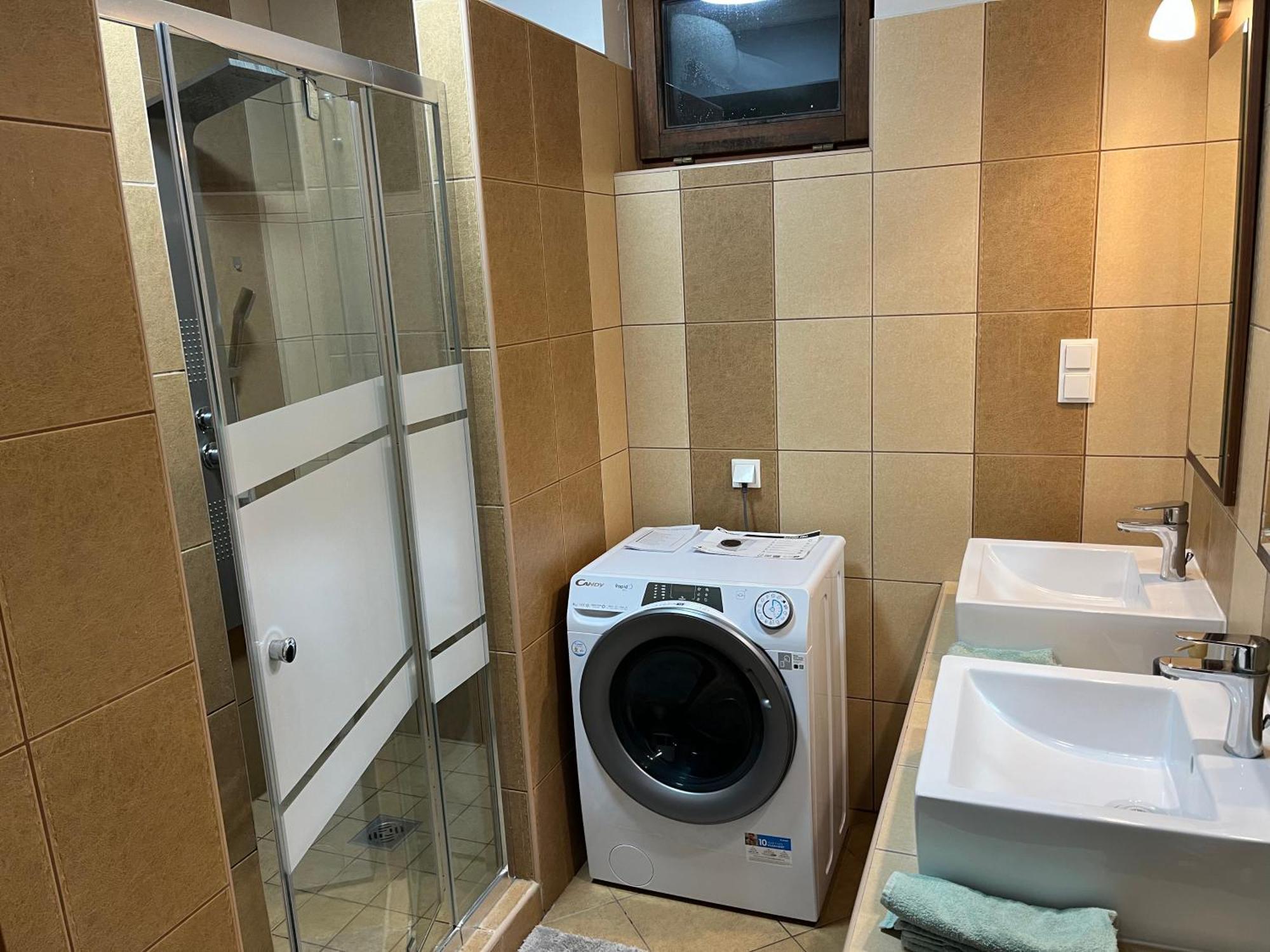 Brookforest Family Apartman Hajduszoboszlo Ngoại thất bức ảnh